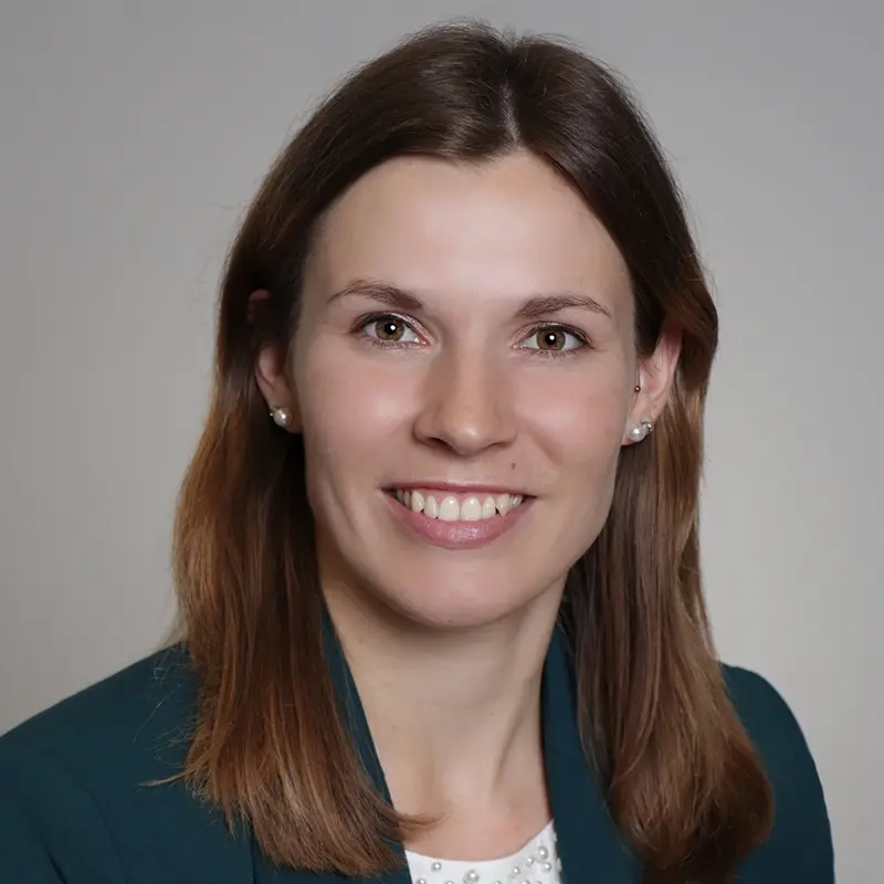 Portrait von Steuerberaterin Sabrina Holderbaum